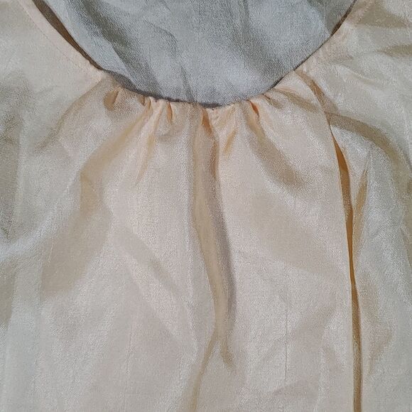 🔺️Yellow Lightweight Scoop Neck Short Sleeve Top Medium - Picture 4 of 6